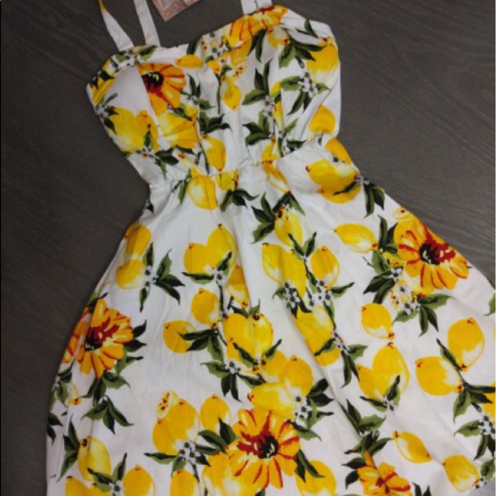 Pretty Mini Sun Dress Above the Knee w/ Lemons